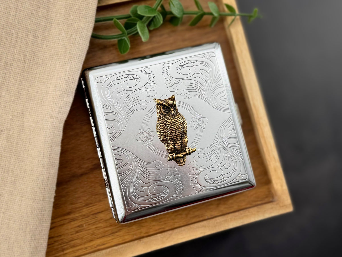 Owl metal cigarette case with detailed woodland design